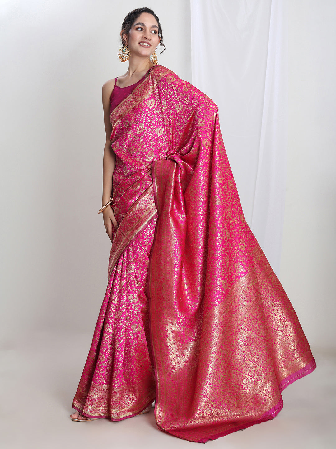 Janasya Pink Silk Blend Floral Jacquard Saree