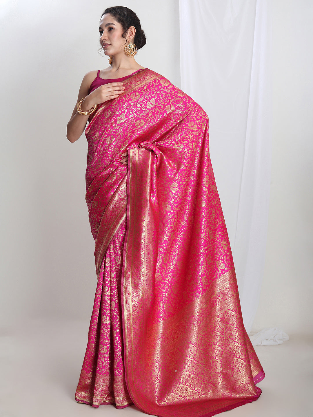 Janasya Pink Silk Blend Floral Jacquard Saree