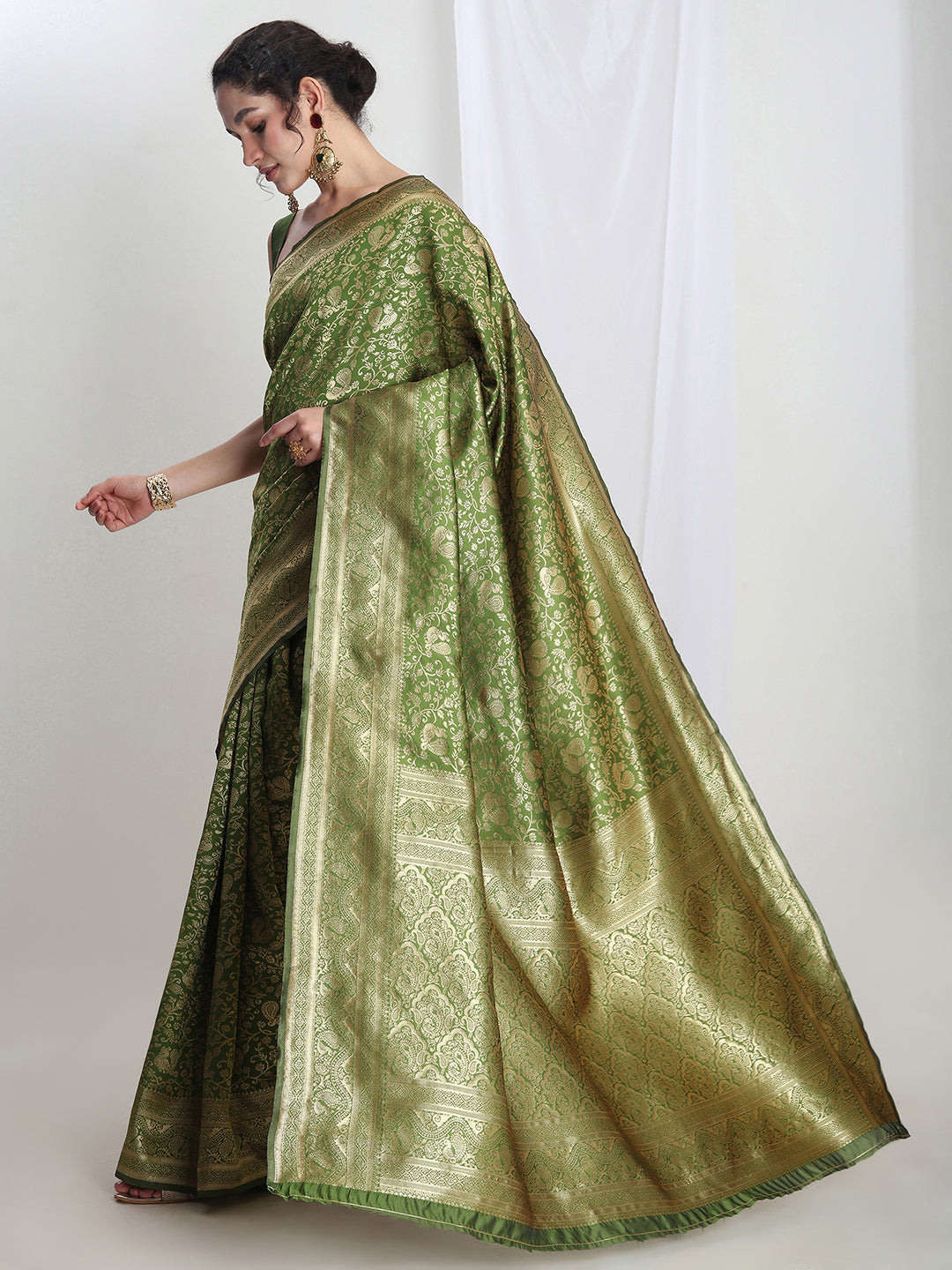 Janasya Green Silk Blend Floral Jacquard Saree