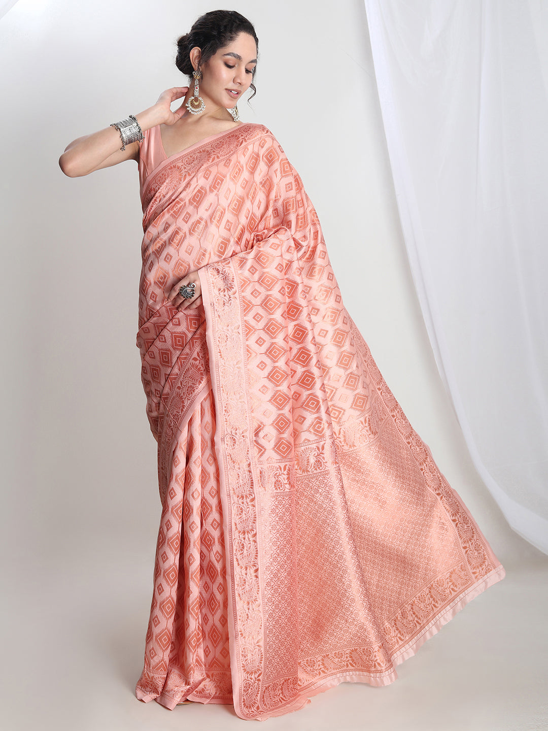 Janasya Peach Silk Blend Geometric Jacquard Saree