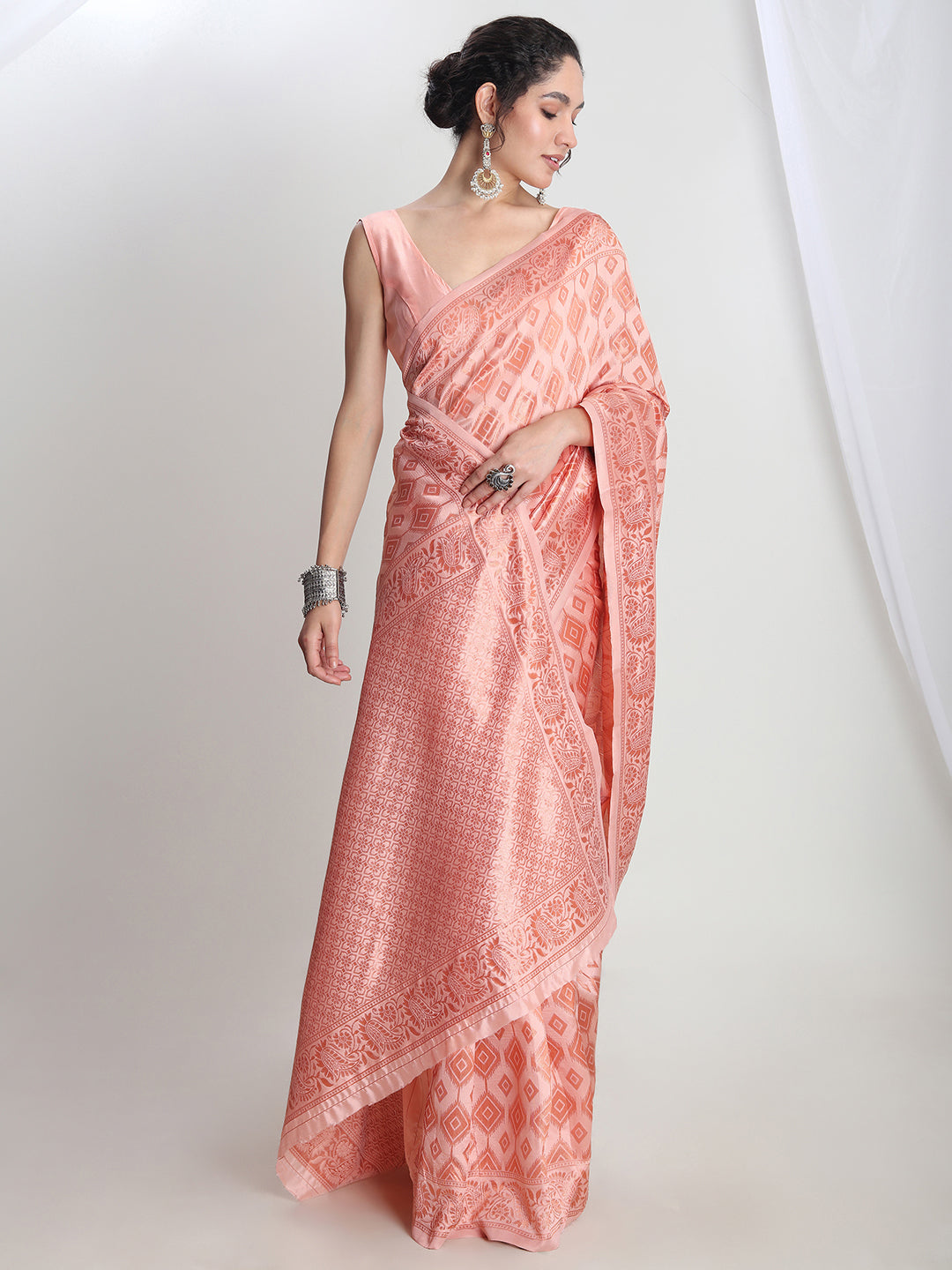 Janasya Peach Silk Blend Geometric Jacquard Saree