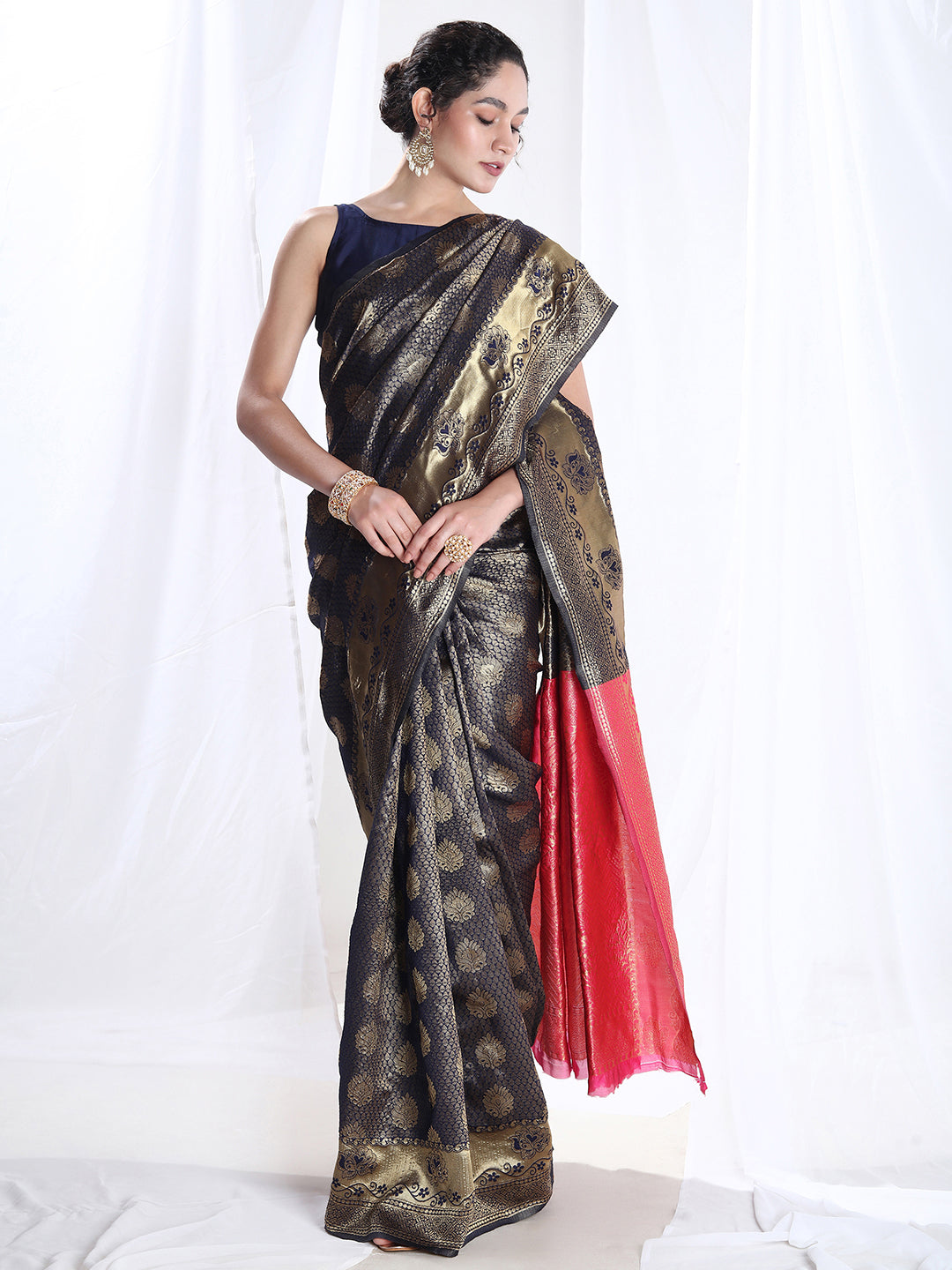 Janasya Navy Blue Silk Blend Ethnic Motifs Jacquard Saree