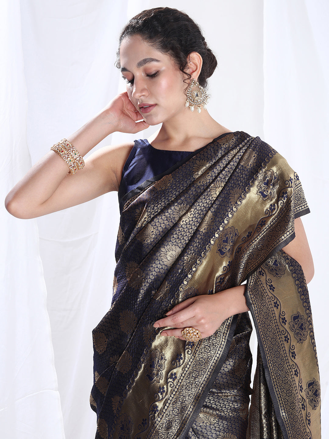 Janasya Navy Blue Silk Blend Ethnic Motifs Jacquard Saree