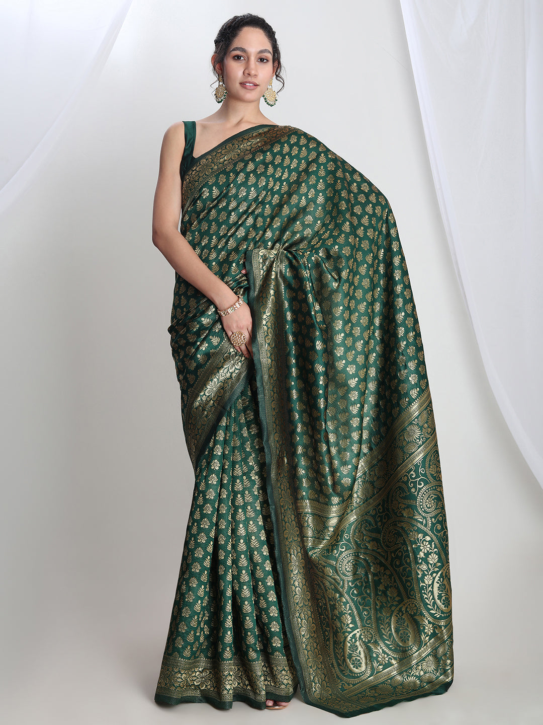 Janasya Dark Green Silk Blend Floral Jacquard Saree