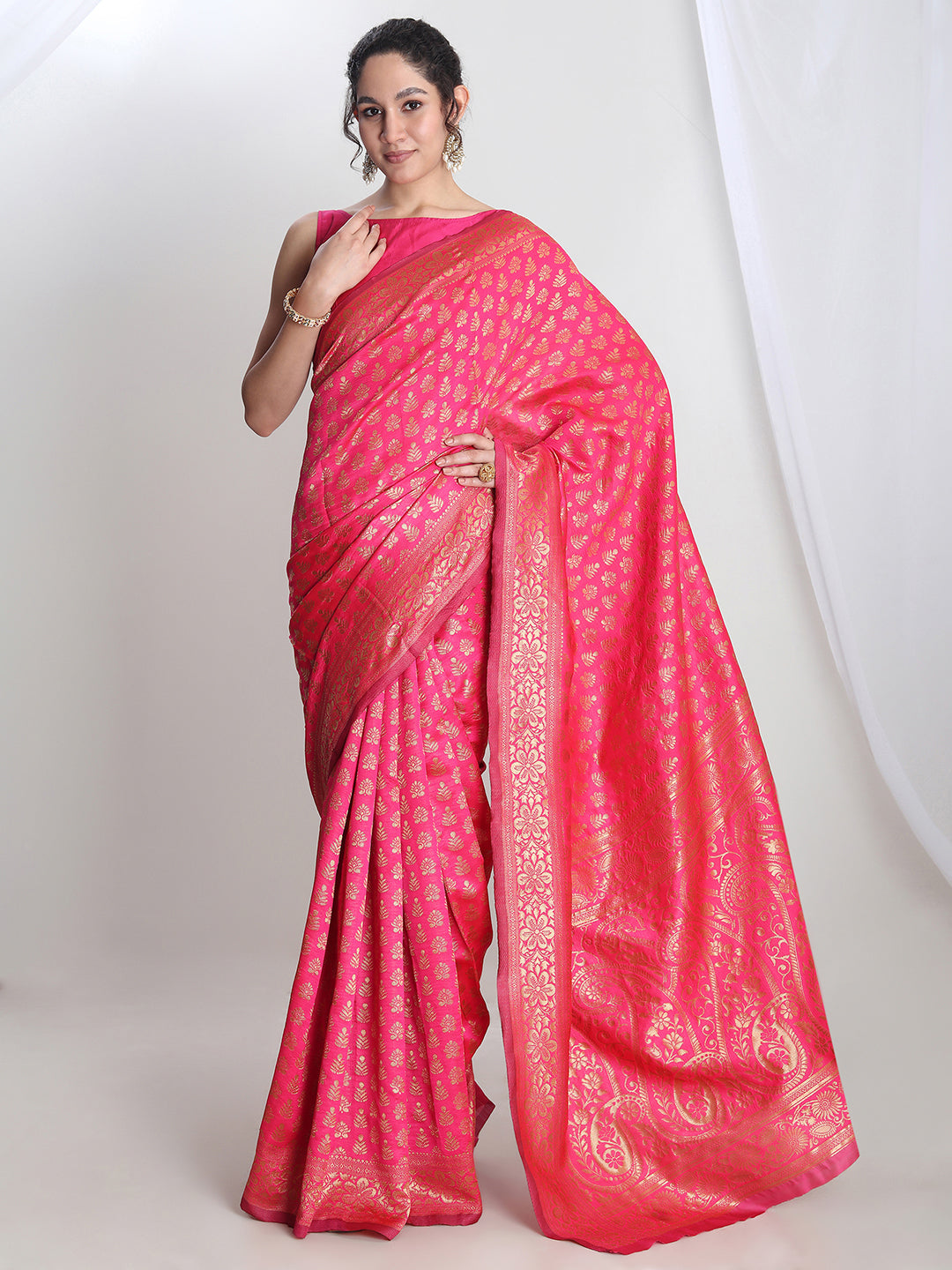 Janasya Pink Silk Blend Floral Jacquard Saree