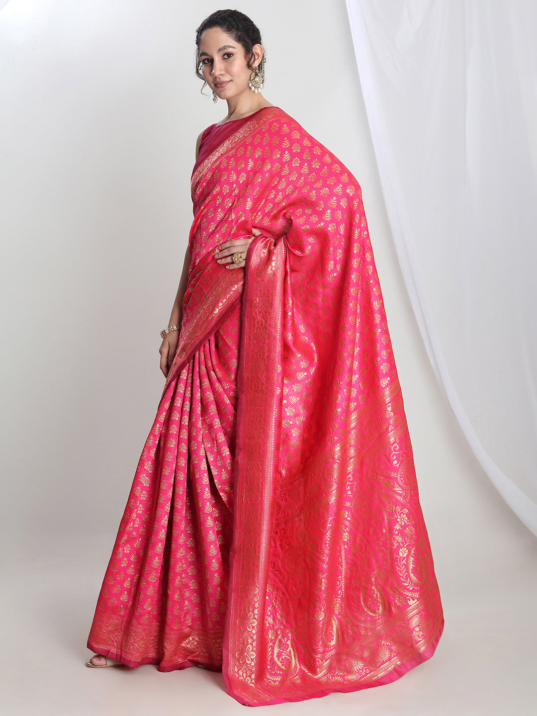 Janasya Pink Silk Blend Floral Jacquard Saree