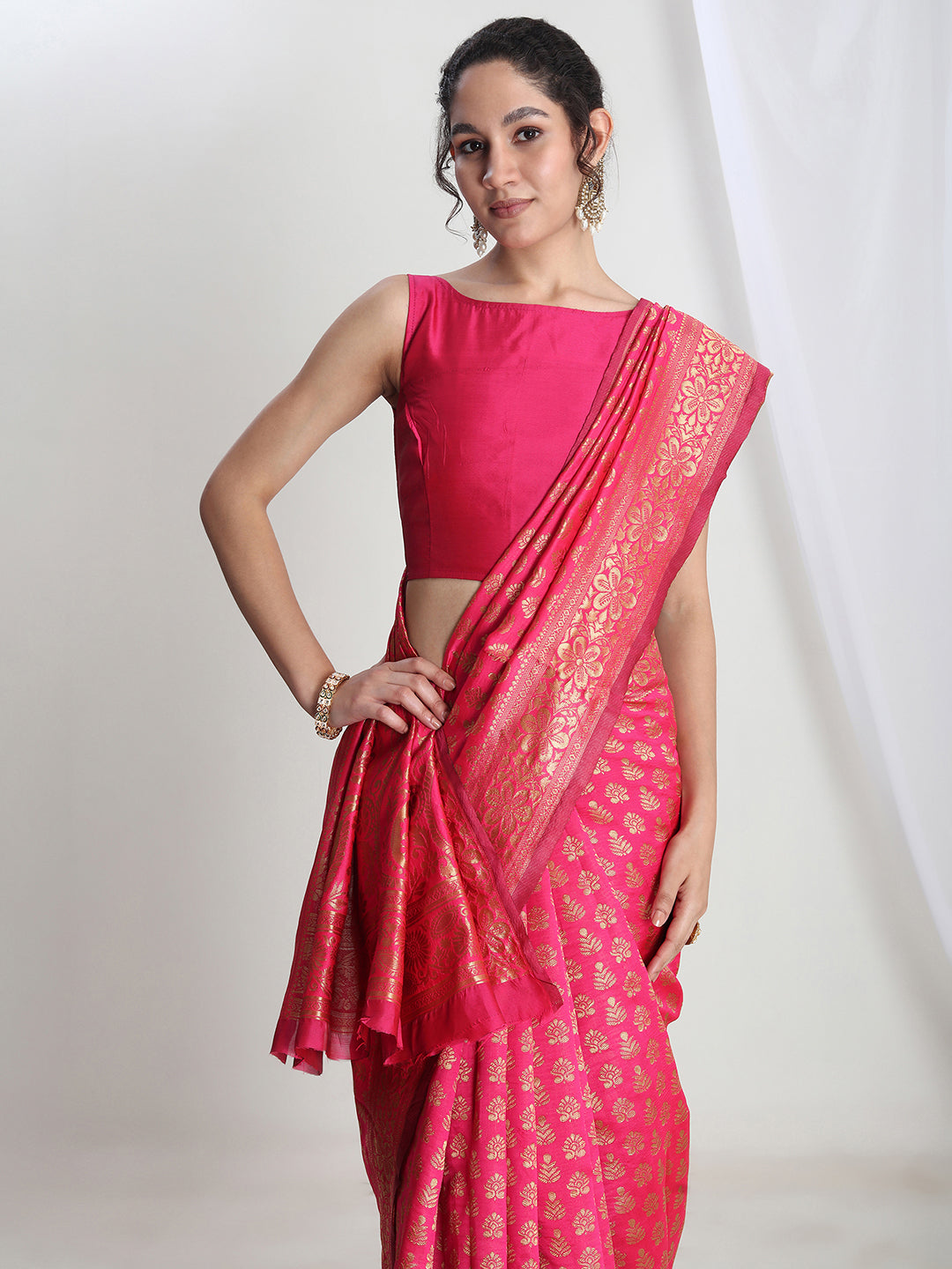 Janasya Pink Silk Blend Floral Jacquard Saree