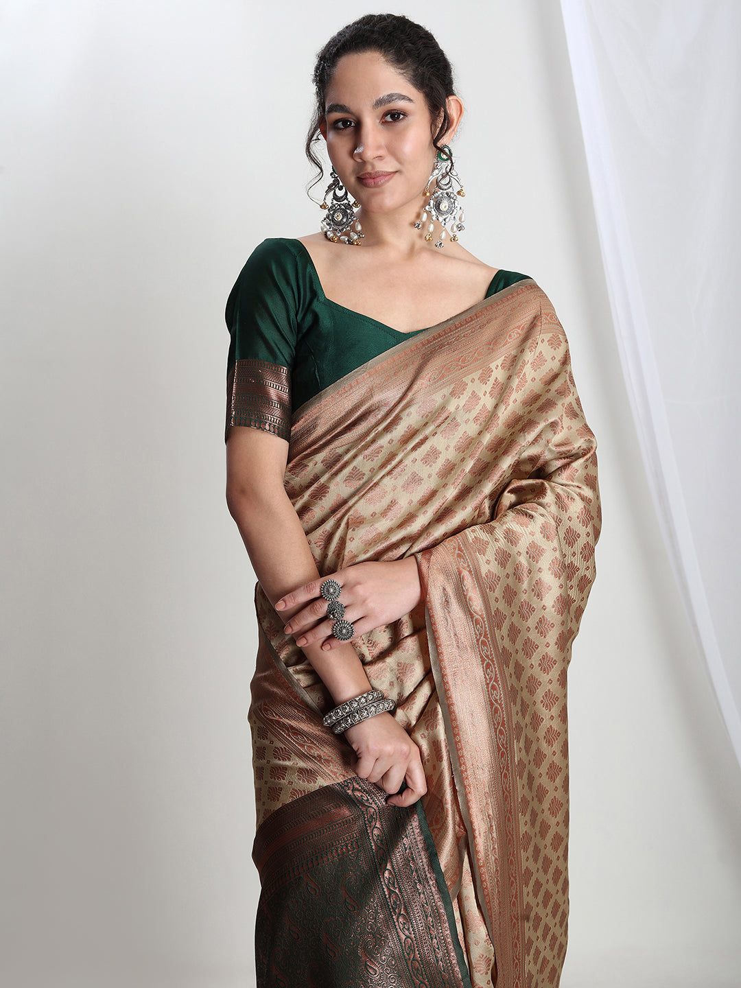 Janasya Beige Silk Blend Ethnic Motifs Jacquard Saree