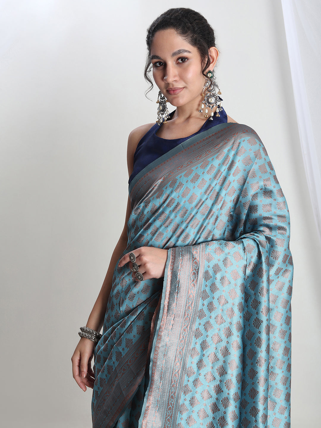 Janasya Light Blue Silk Blend Ethnic Motifs Jacquard Saree