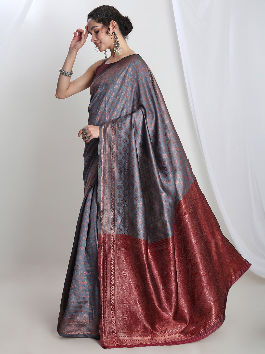Janasya Grey Silk Blend Ethnic Motifs Jacquard Saree