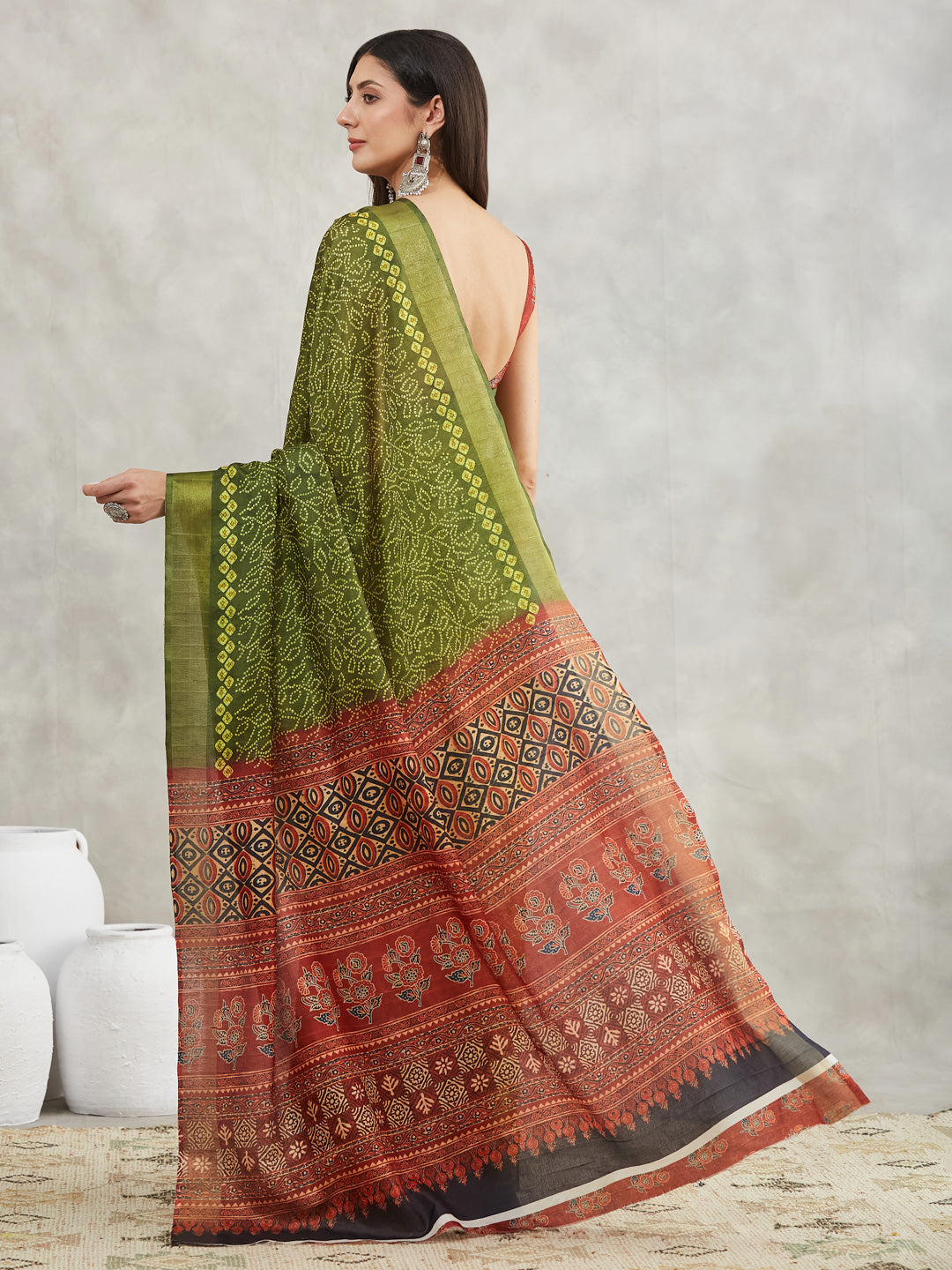 Janasya Mehndi Green Silk Blend Bandhani Printed Saree