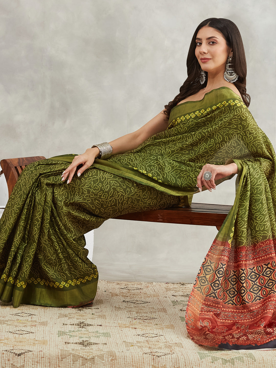 Janasya Mehndi Green Silk Blend Bandhani Printed Saree
