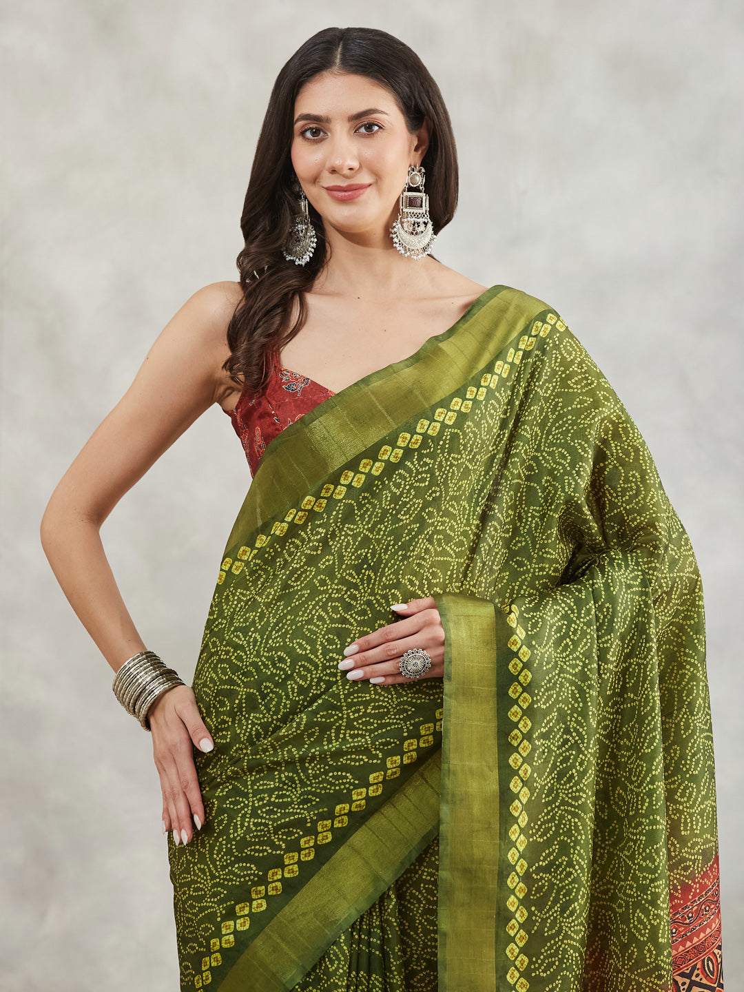 Janasya Mehndi Green Silk Blend Bandhani Printed Saree