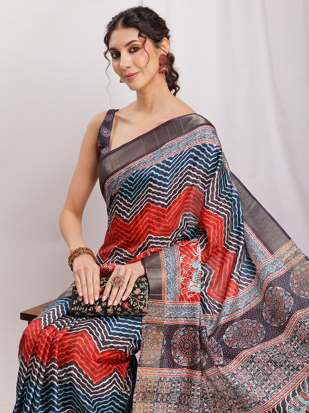Janasya Multicolor Silk Blend Chevron Printed Saree