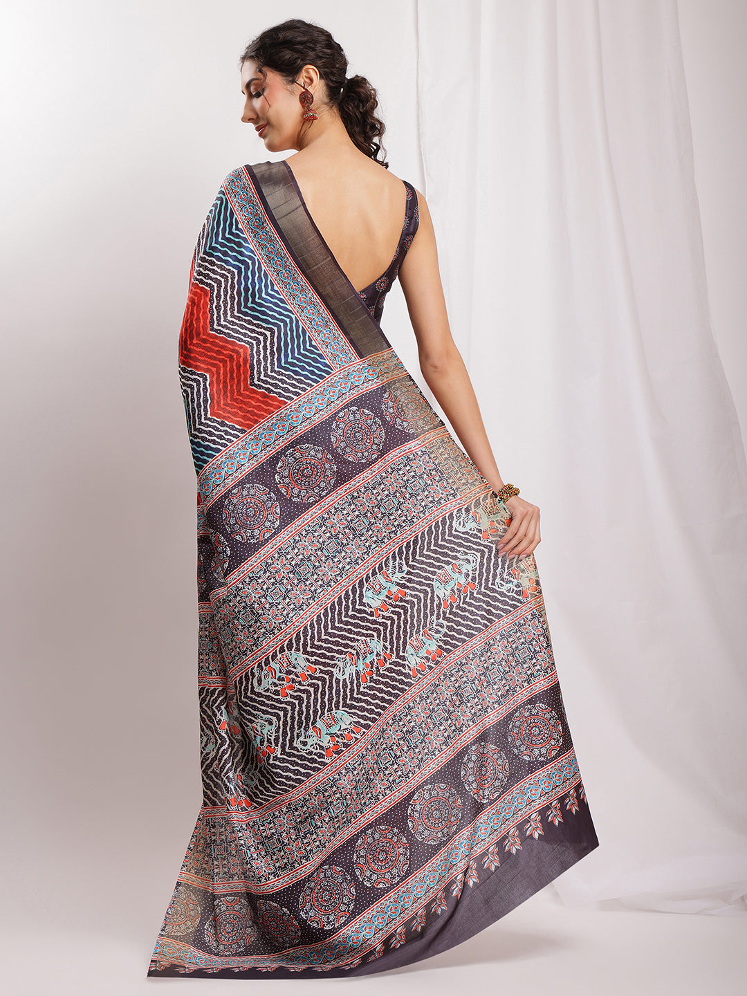 Janasya Multicolor Silk Blend Chevron Printed Saree