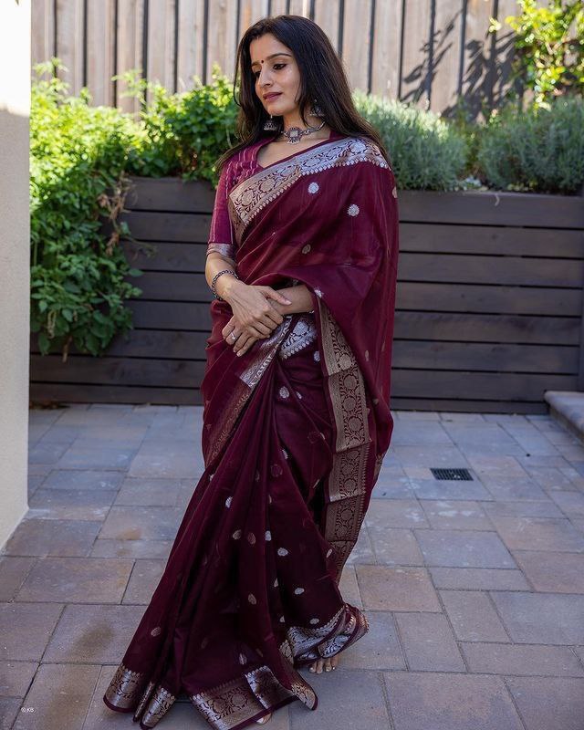 NOZ2TOZ Women Cotton Printed Saree With Blouse Piece - Wine - Distacart