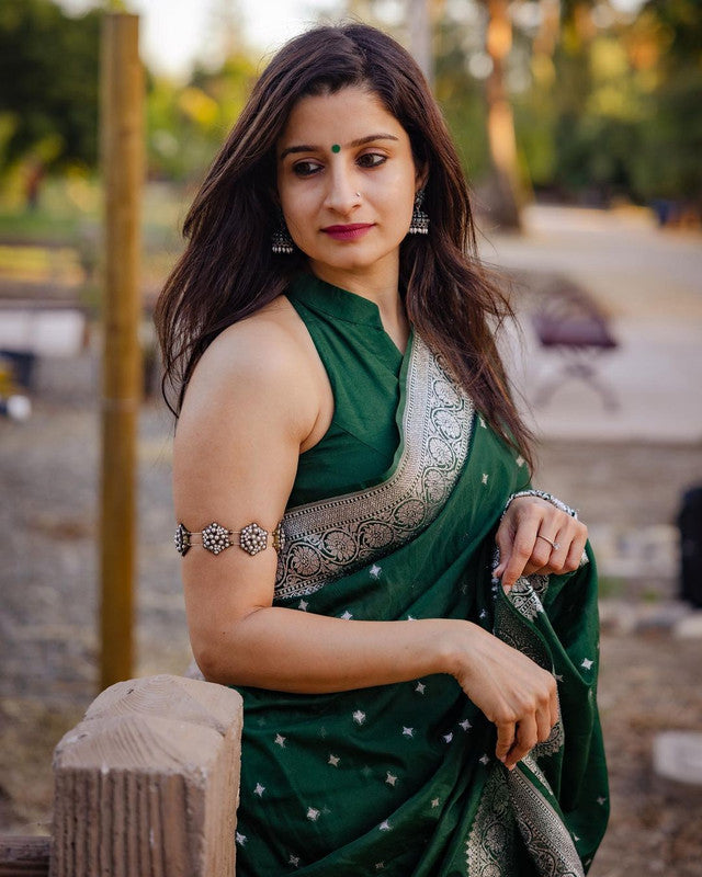 NOZ2TOZ Women Banarasi Silk Woven Saree With Blouse Piece - Green - Distacart