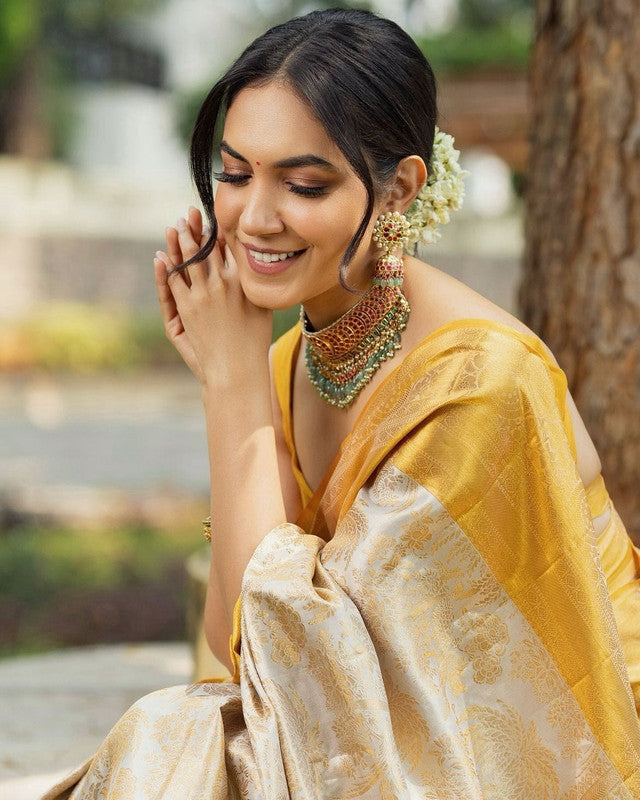 NOZ2TOZ Women Banarasi Silk Woven Saree With Blouse Piece - Cream - Distacart