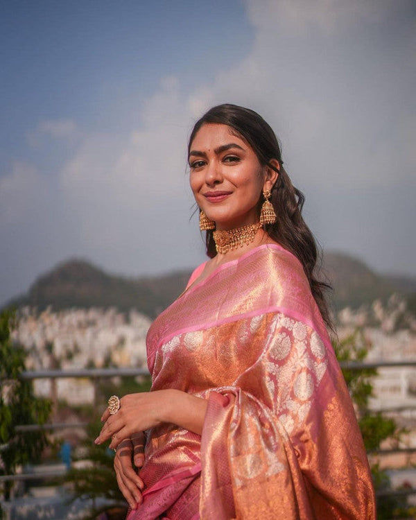 NOZ2TOZ Women Banarasi Silk Woven Saree With Blouse Piece - Pink - Distacart