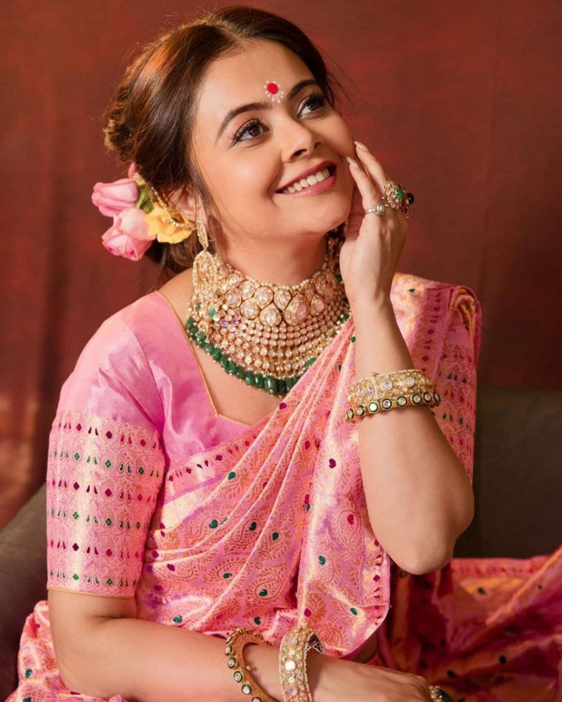 Malishka Banarasi Silk Woven Saree With Blouse Piece - Pink