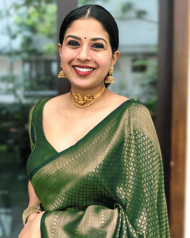 NOZ2TOZ Women Banarasi Silk Woven Saree With Blouse Piece - Green - Distacart