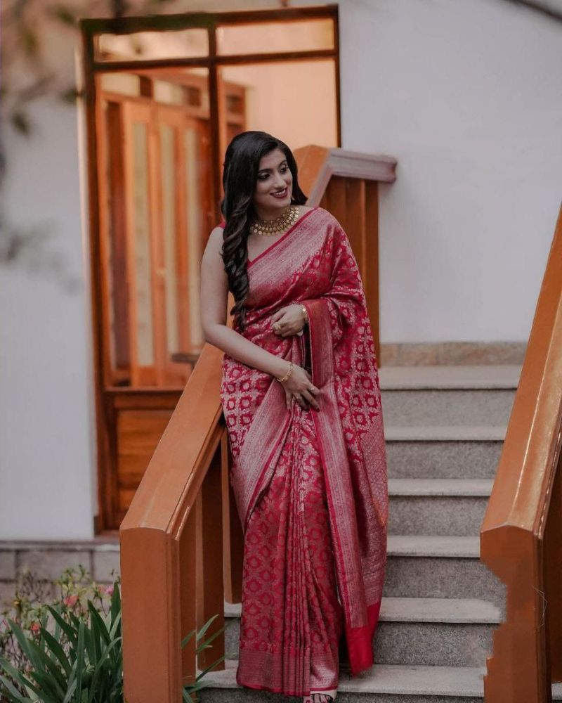 Malishka Banarasi Silk Woven Saree With Blouse Piece - Maroon
