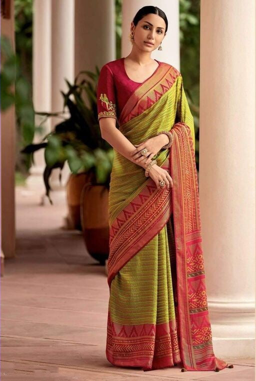 Malishka Banarasi Silk Woven Saree With Blouse Piece - Green