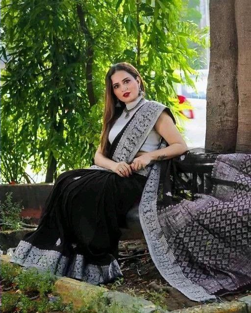 Malishka Banarasi Silk Woven Saree With Blouse Piece - Black - Distacart