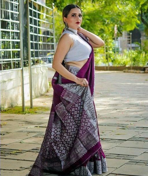 Malishka Banarasi Silk Woven Saree With Blouse Piece - Majenta - Distacart