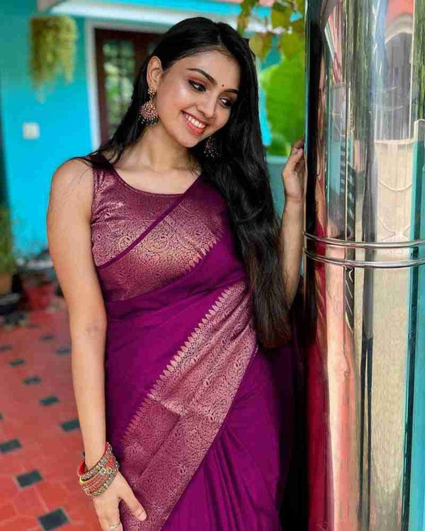Malishka Banarasi Silk Woven Saree With Blouse Piece - Majenta