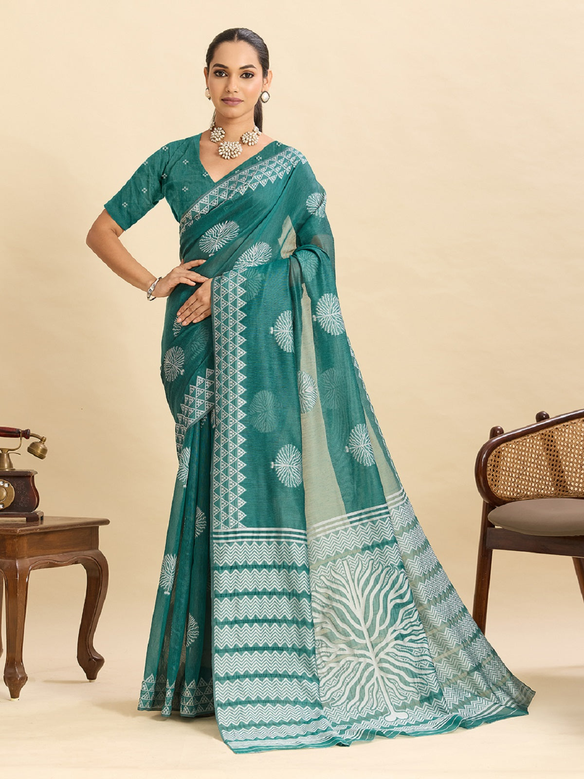 Dwija Fashion Green Casual Wear Soft Silk Bas Weaving Saree With Unstitched Blouse - Dista
