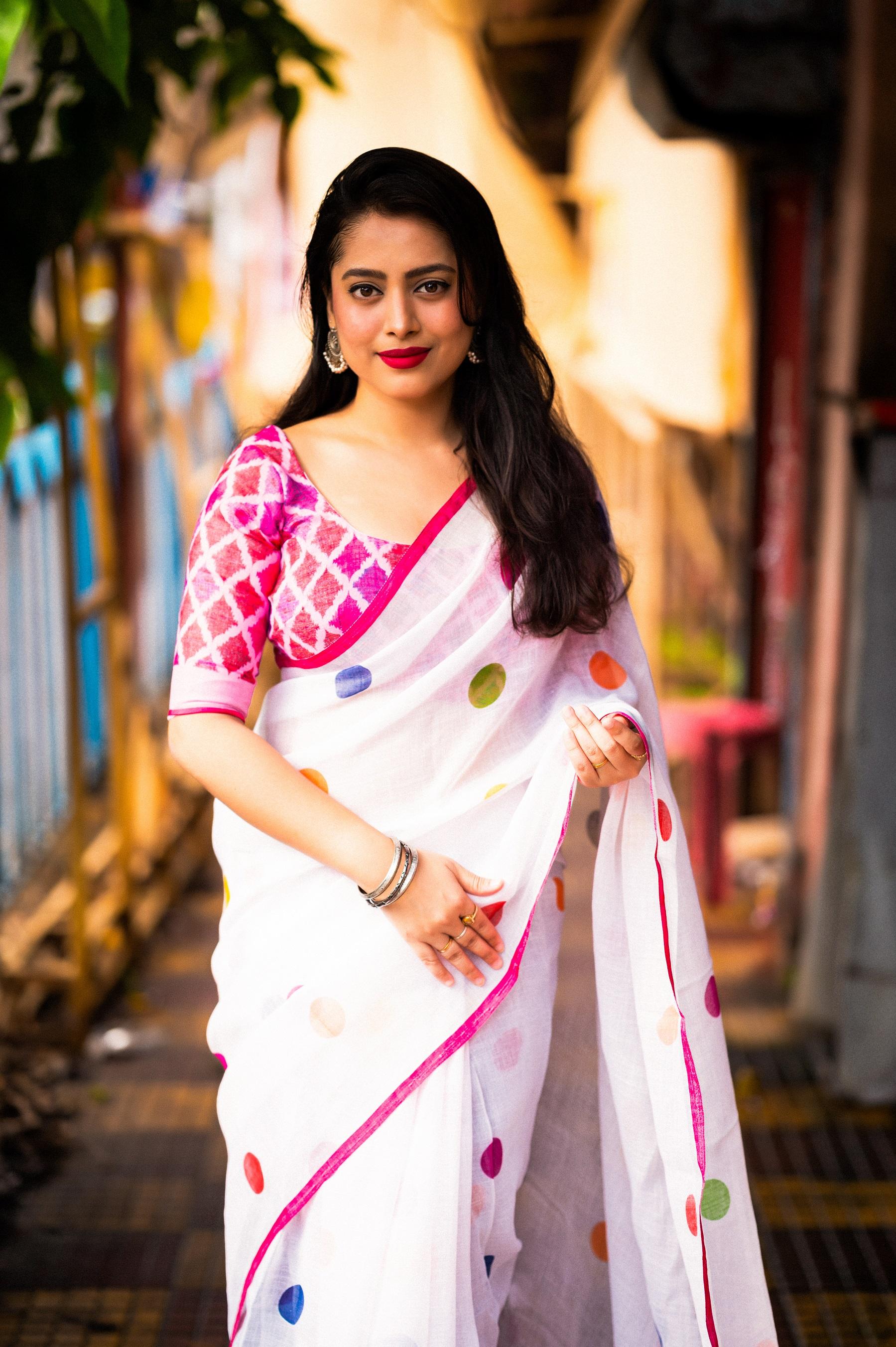 White Pure Linen Ethnic Motifs Saree with Unstitched Blouse - A2M - Distacart