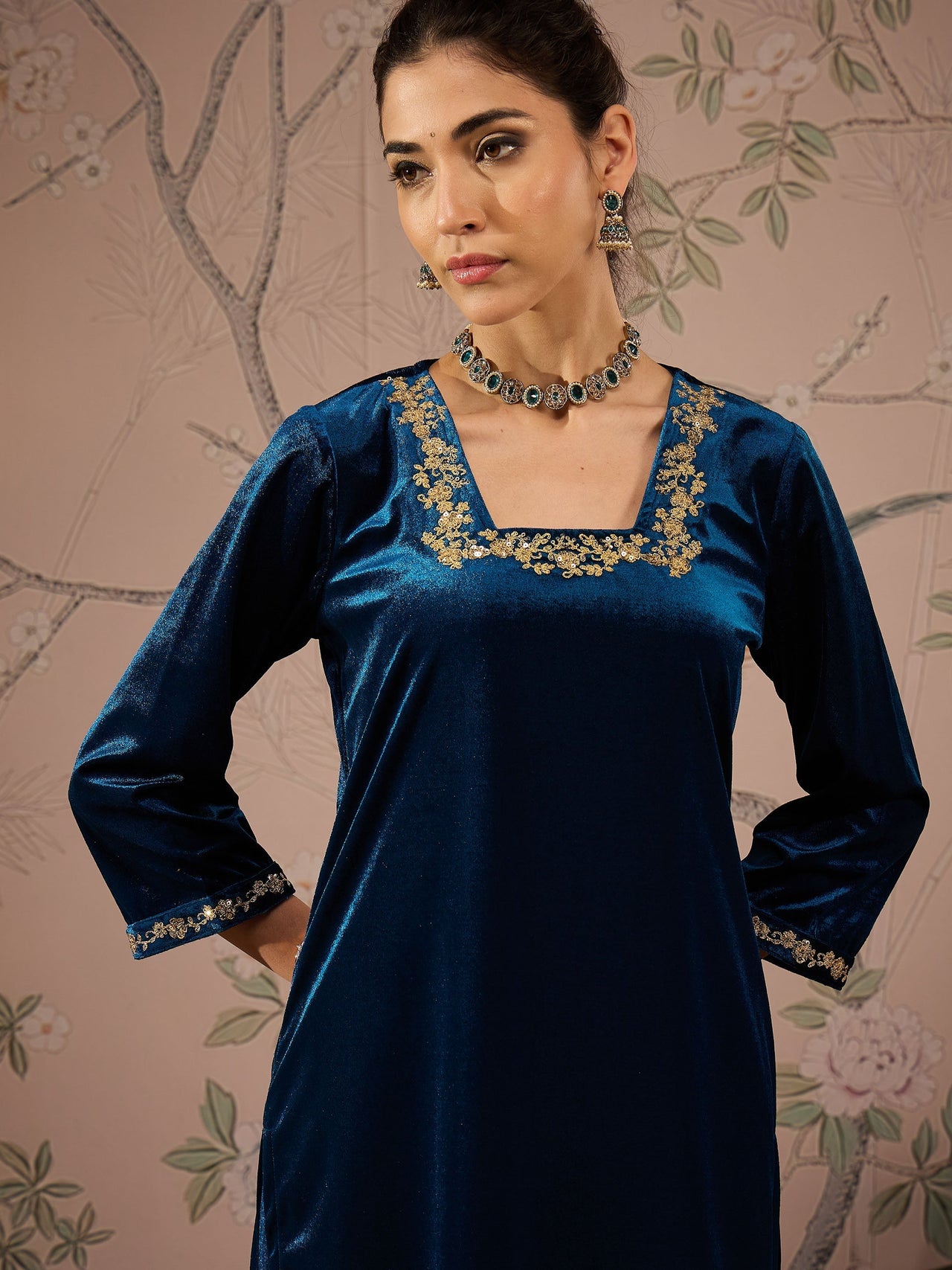Lyush Women Teal Velvet Glass Neck Front Embroidered Kurta
