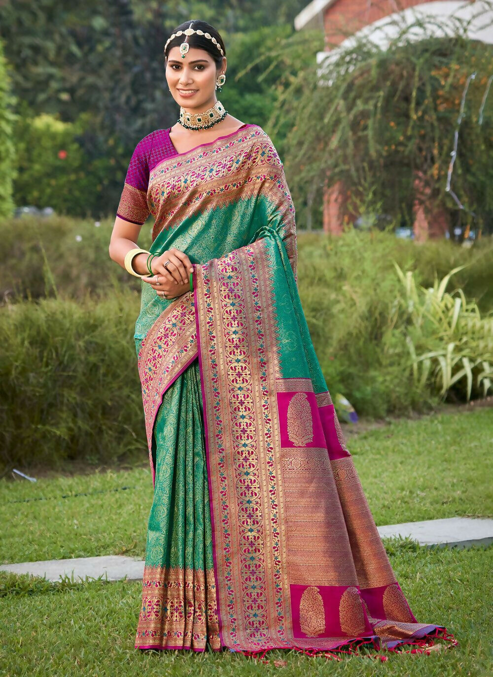 Astita Rama Green Banarasi Silk Saree - Distacart