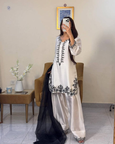 SIE Elegant Look Pure Silk Fabric Trendy Salwar Suit
