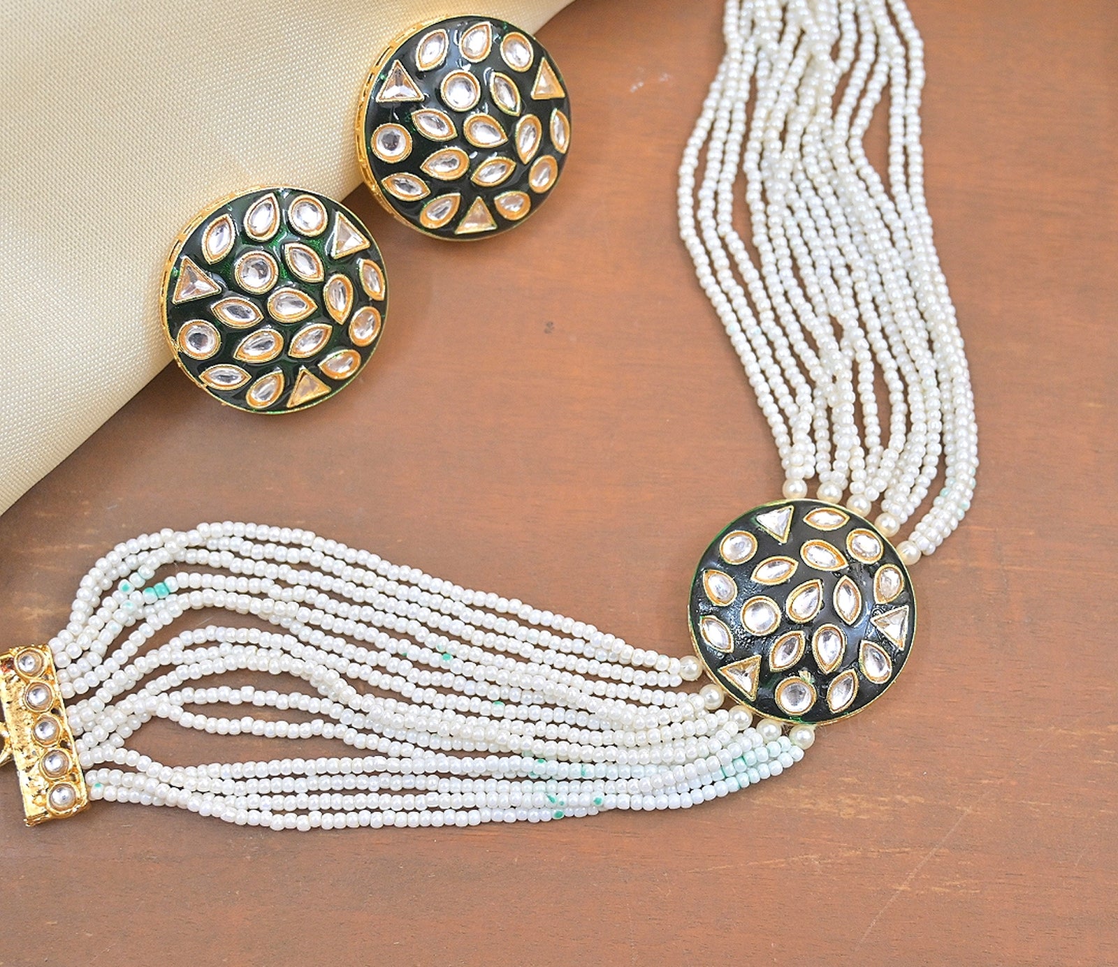 Jewel City Elegant Meenakari Pearl Choker Set - Handcrafted Kundan Necklace with Matching Studs