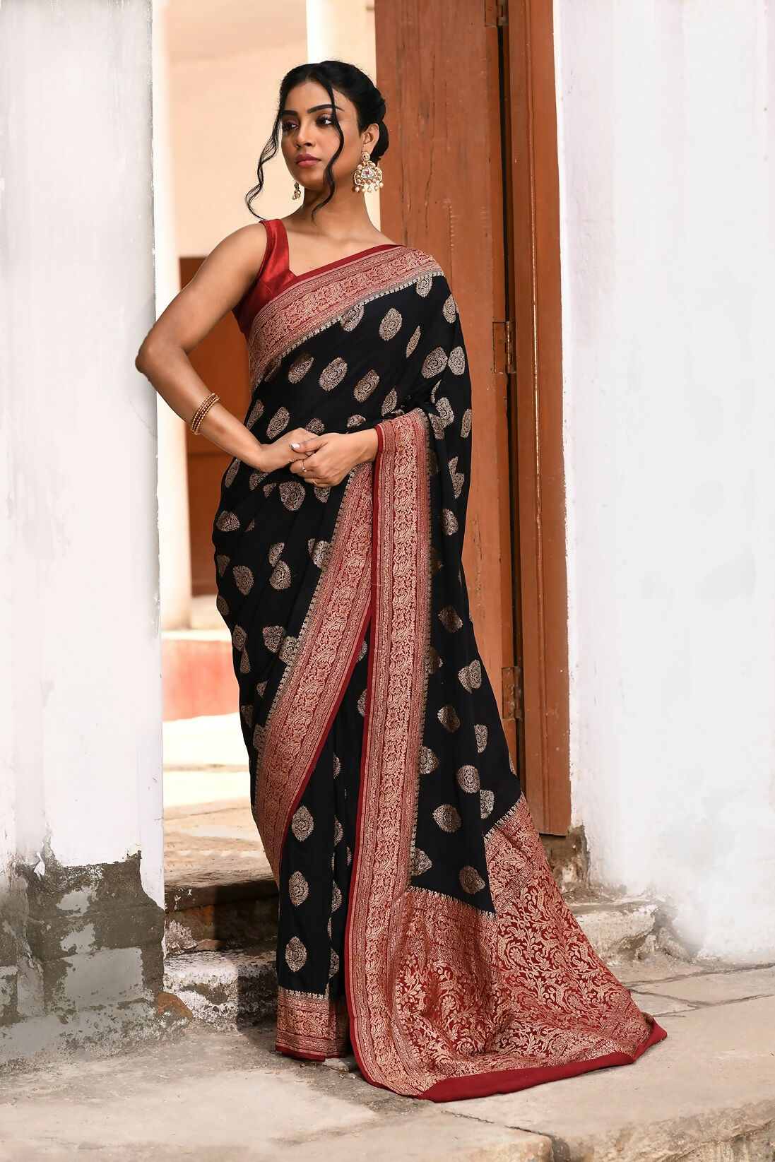 Joban Fashion Black Crepe Chiffon Pure Handloom Banarasi Silk Saree - Dista