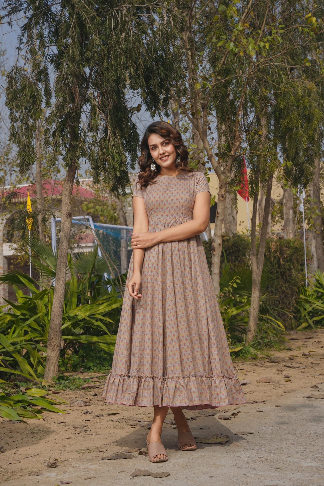 Sonakshi Women's Grey Rayon Digital Print Full Round Flair Anarkali Gown Set