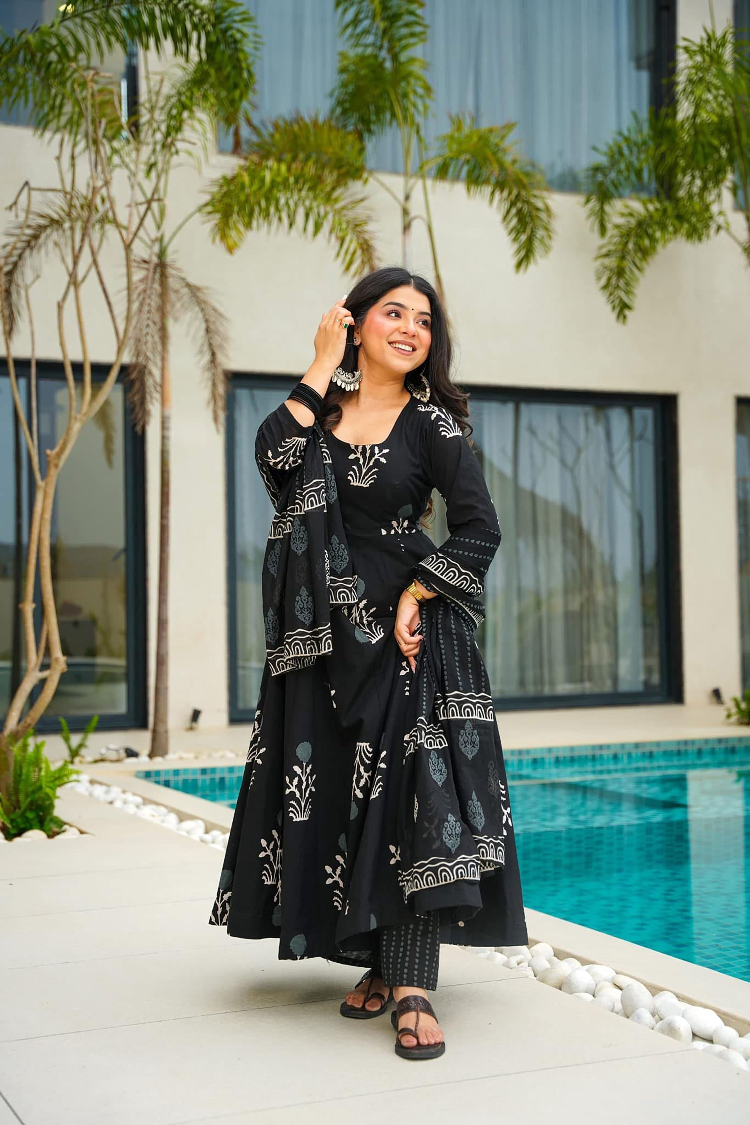 Sonakshi Women's Black Mal cottan Digital Print Full Round Flair Anarkali Gown Set With Dupatta