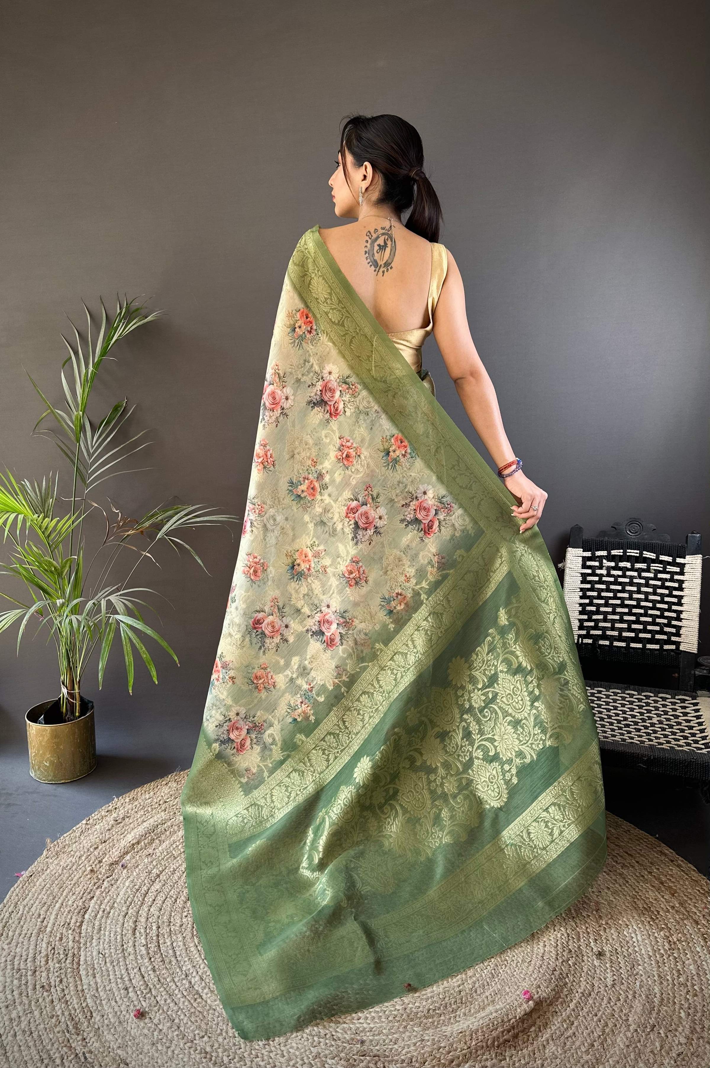 Sonakshi Women's Green Blend Silk Jacquard Woven Traditional Saree with Blouse