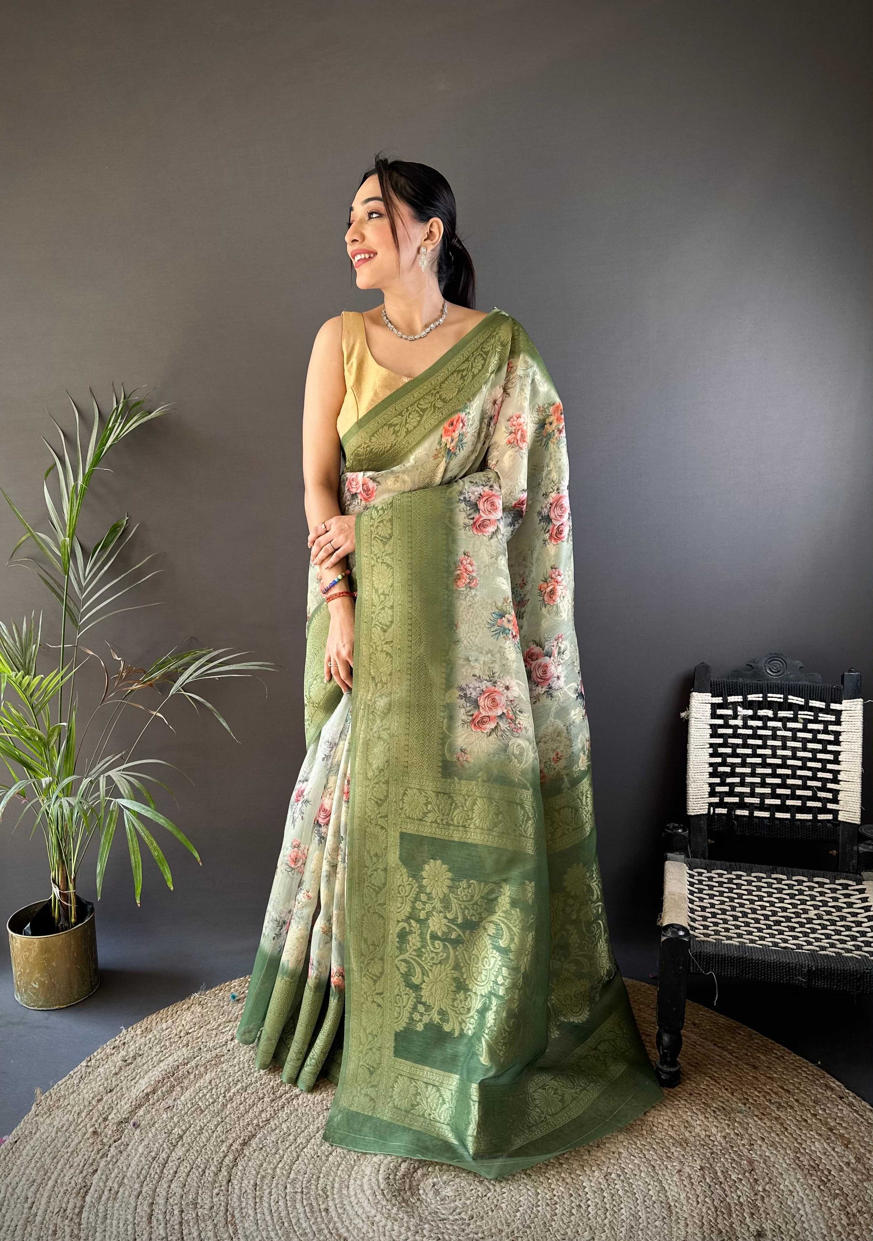 Sonakshi Women's Green Blend Silk Jacquard Woven Traditional Saree with Blouse
