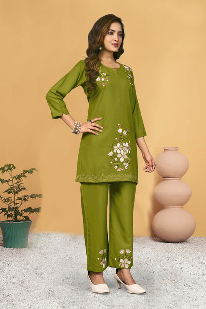 Sonakshi Women's Green Viscose Rayon Embroidered Straight Top & Bottom Set - Distacart