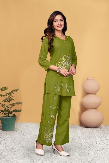 Sonakshi Women's Green Viscose Rayon Embroidered Straight Top & Bottom Set - Distacart