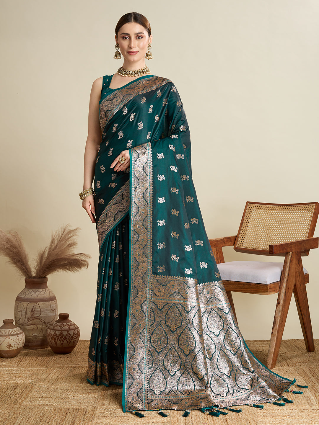 Dwija Fashion Green Wedding Wear Satin Jari Motifs All Over Pallu And Saree With Unstitched Blouse - Dista
