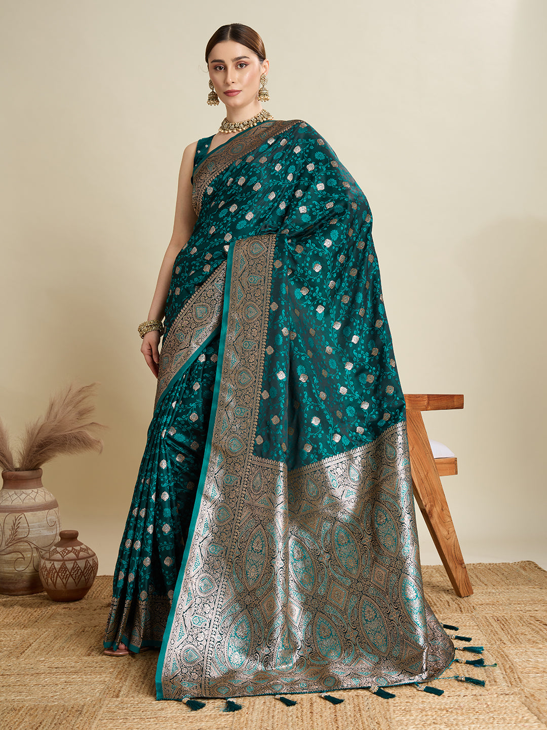 Dwija Fashion Green Wedding Wear Satin Jari Motifs All Over Pallu And Saree With Unstitched Blouse - Dista