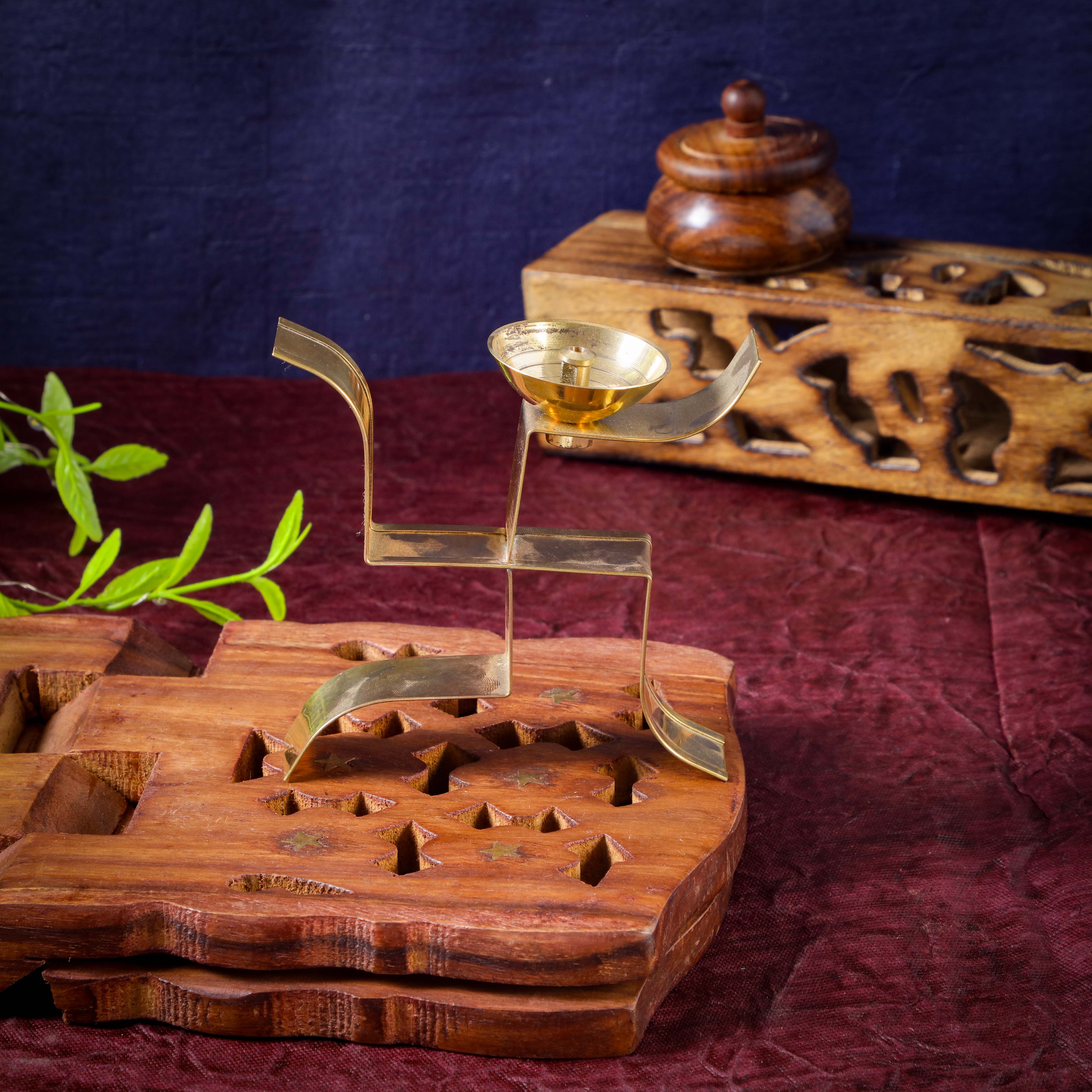 Sri Rudra Swastic Brass Diya (SR 02372) - Distacart