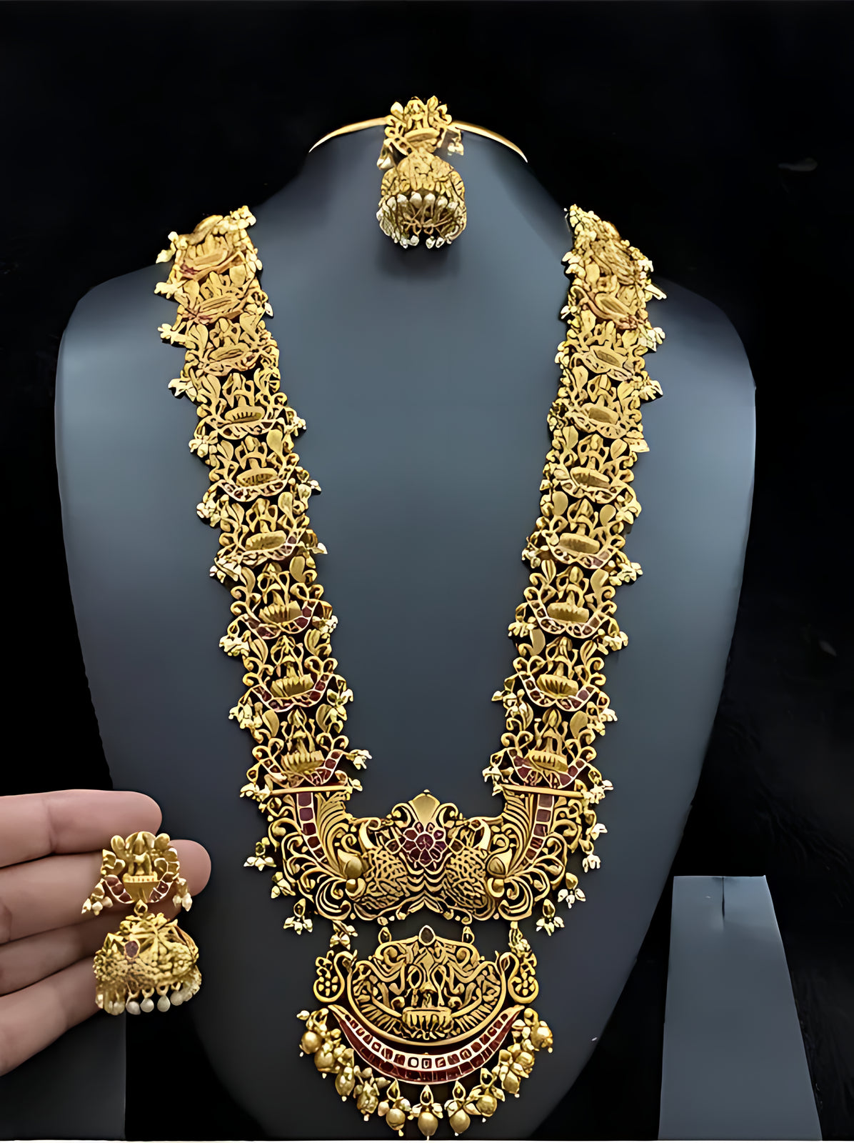 Jewel City Exquisite Gold Filigree Necklace and Earrings Set