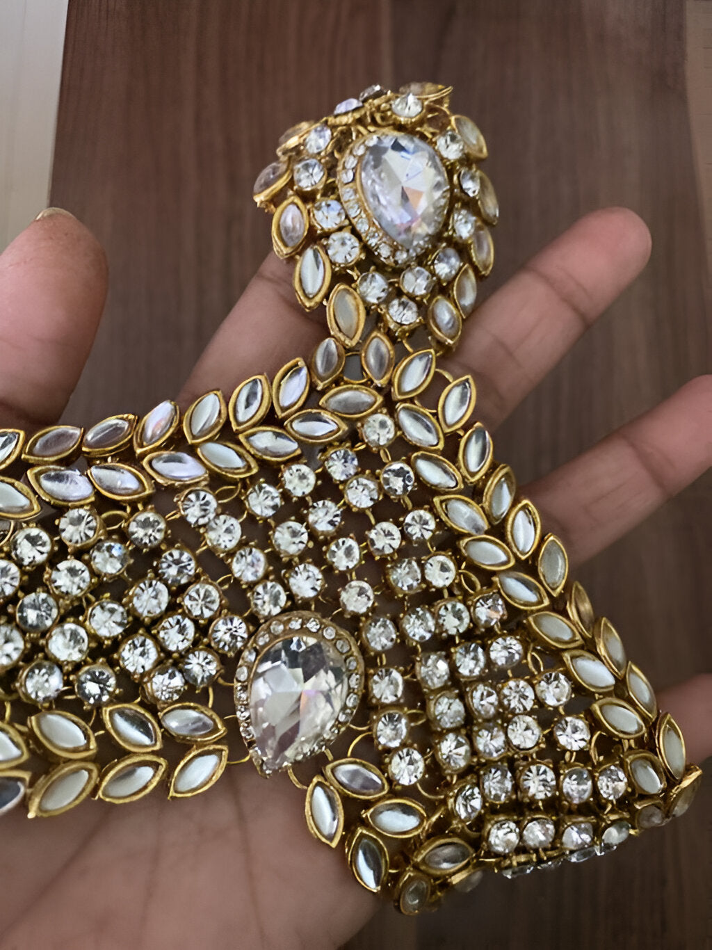 Jewel City Bridal Kundan Jewelry Set for Women Traditional Gold-Plated Indian Necklace,Earrings, Maang Tikka, Hathphool & Nath