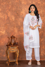 Thumbnail for Malishka Women's White Heavy Faux Georgette Embroidery Kurta Pant Set With Dupatta - Distacart