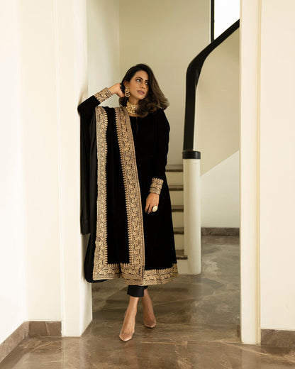 trueBrowns Black Velvet Embroidered Lace Shawl - Distacart